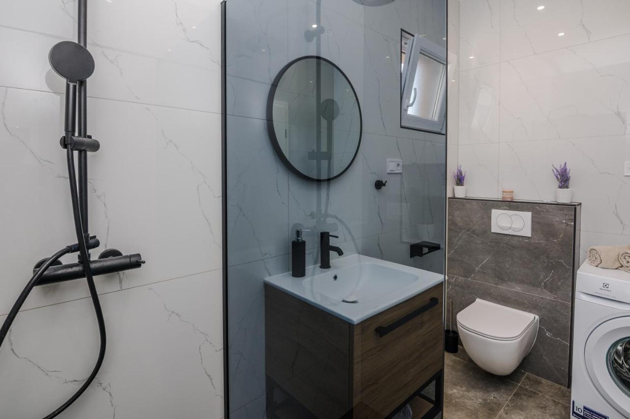 Lovely Apartment M&K In Peaceful Area - Zadar Exterior foto