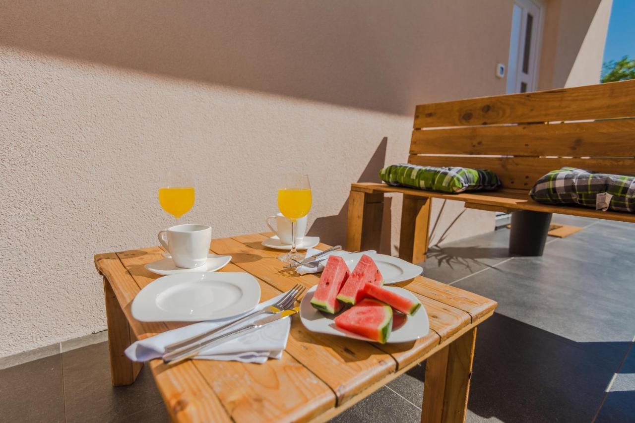 Lovely Apartment M&K In Peaceful Area - Zadar Exterior foto